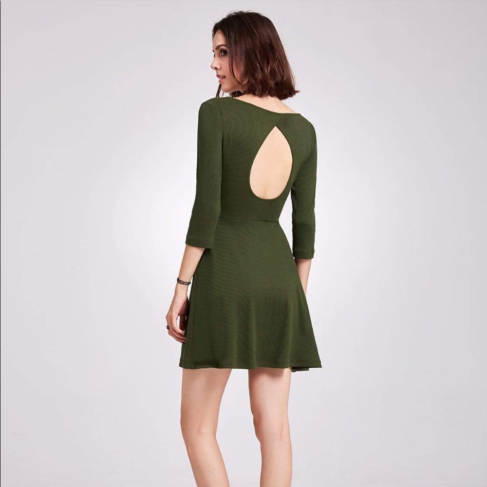💫 NWOT Alisa Pan Dress With Keyhole Back, Size 4